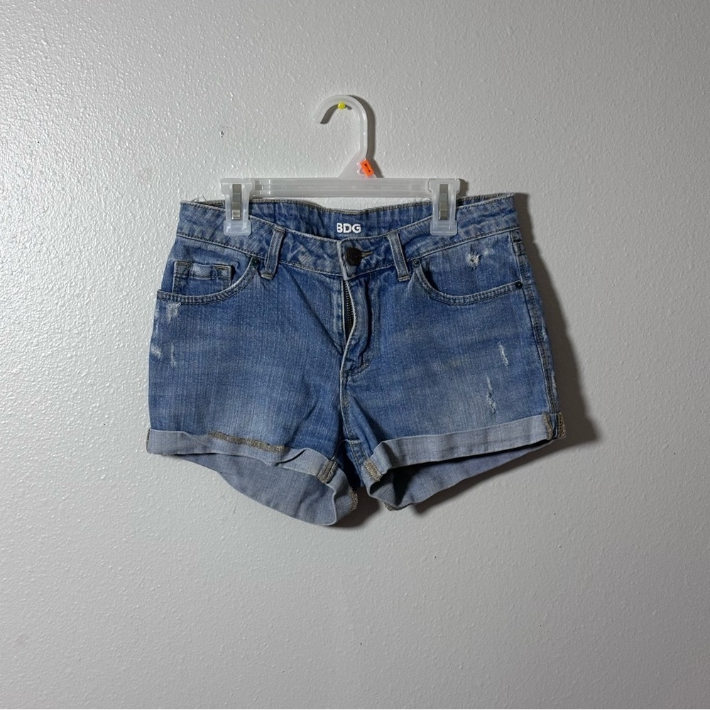 BDG Women Denim Blue Mid Rise Shortie Shorts size 27.